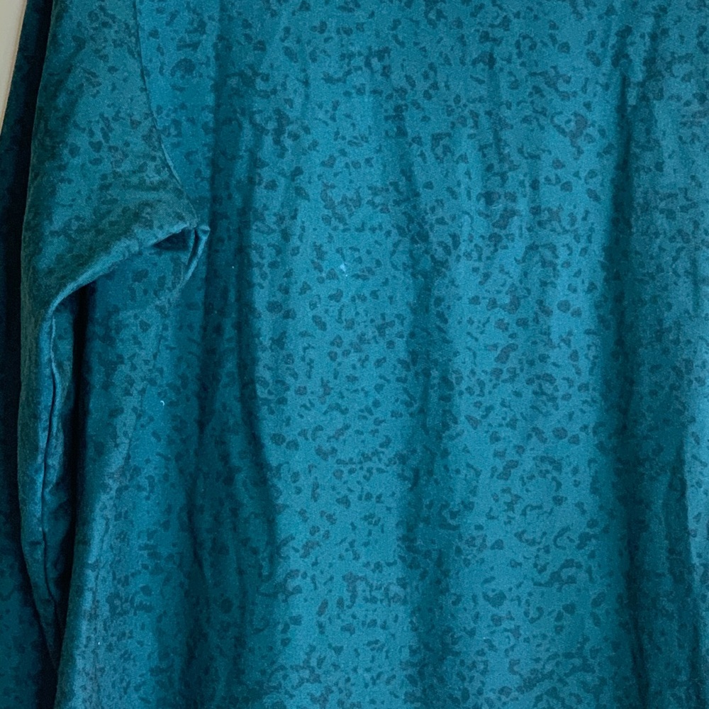 Ideology Plus Size Criss-Cross Workout Top Green - Picture 6 of 7